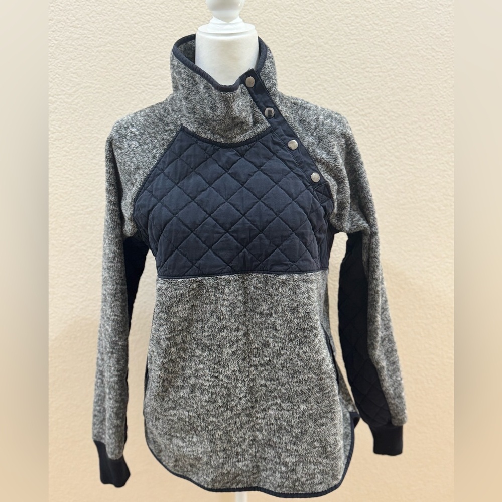 Women’s , Abercrombie and Fitch sweater